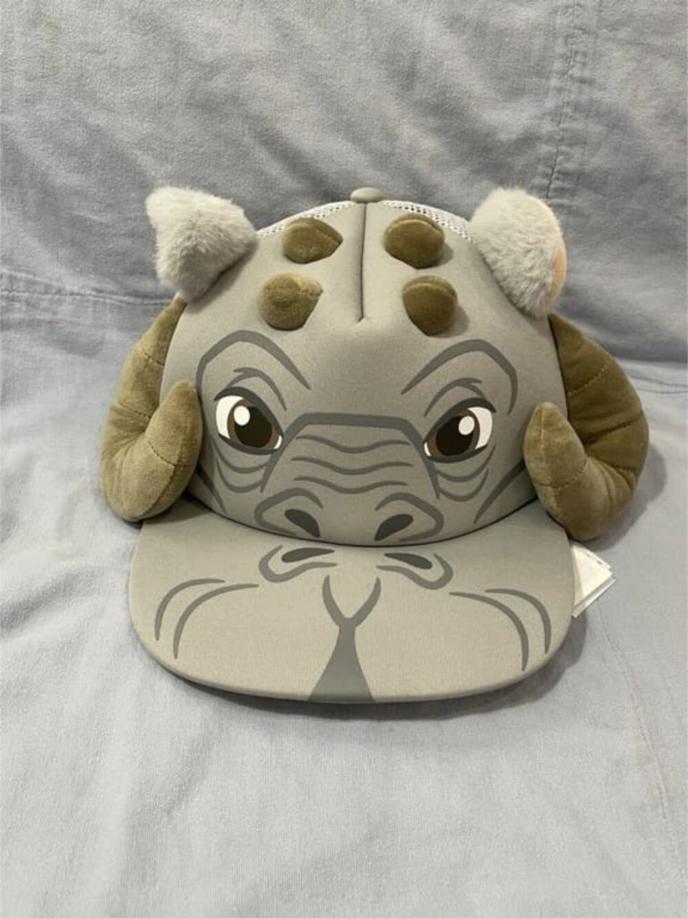 Disney Parks / Star Wars Tauntaun Baseball Cap for Adults – New With Tag